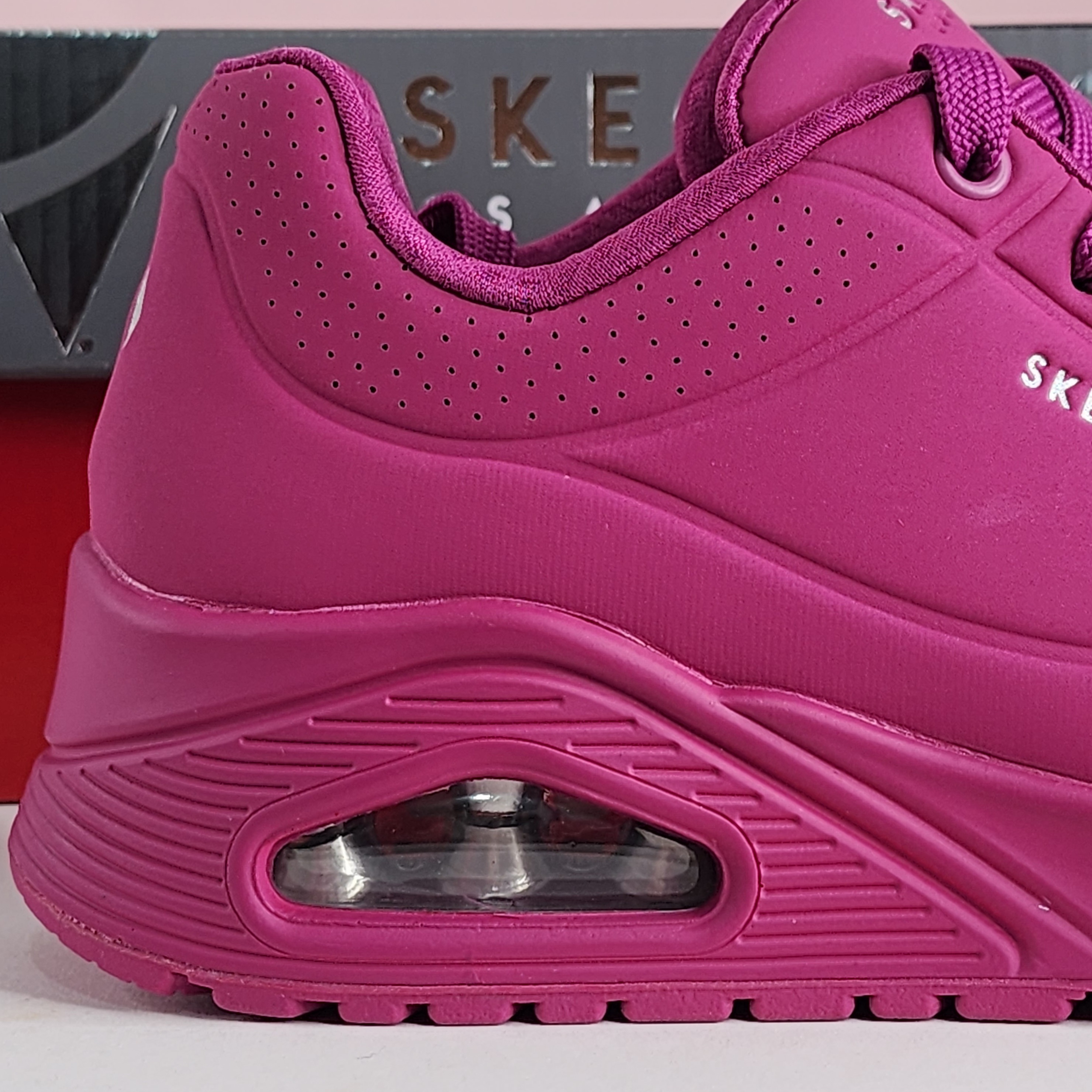 skechers uno stand on air