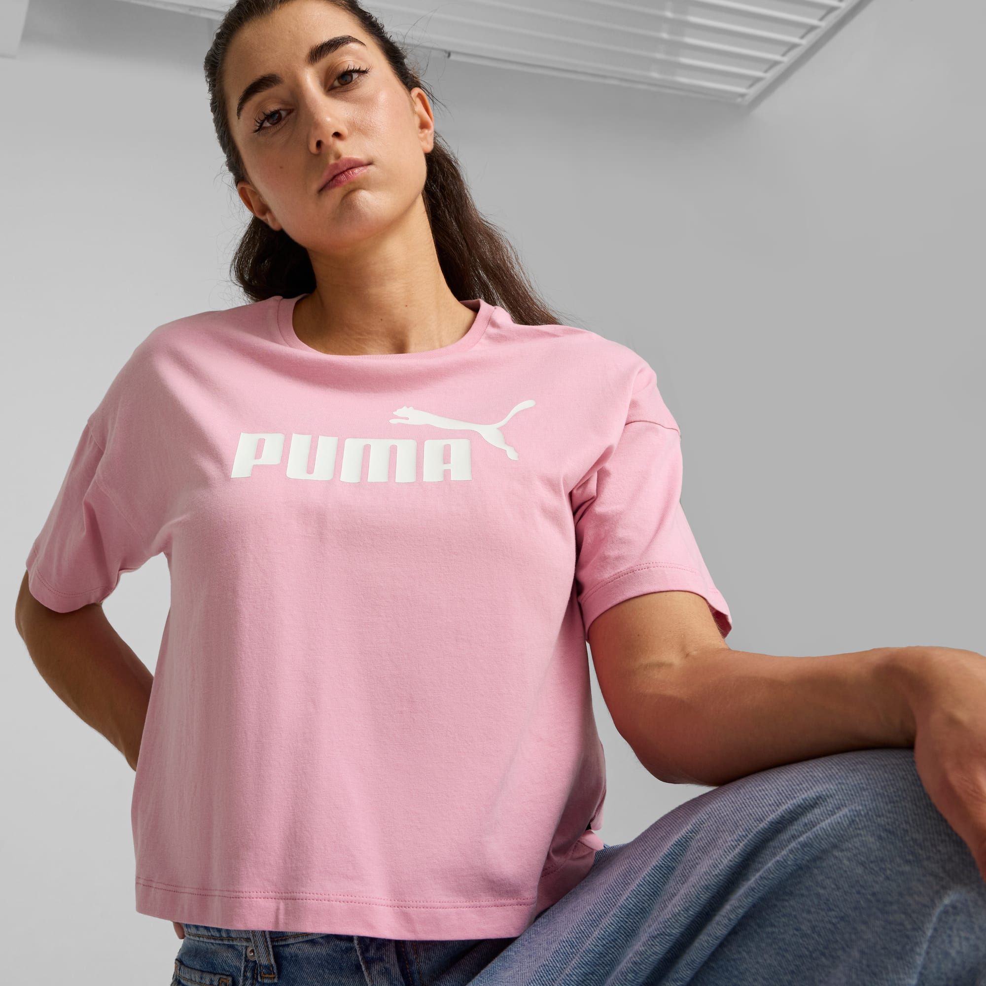 ESS CROPPED LOGO TEE W -B29