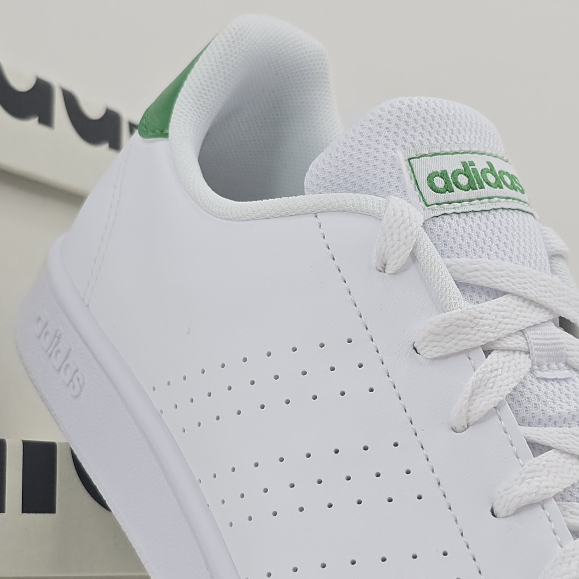 ADIDAS ADVANTAGUE